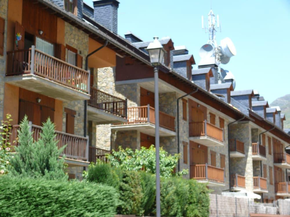 Apartmentsuitespain Baqueira Jardin Esterri d'Àneu Exterior photo